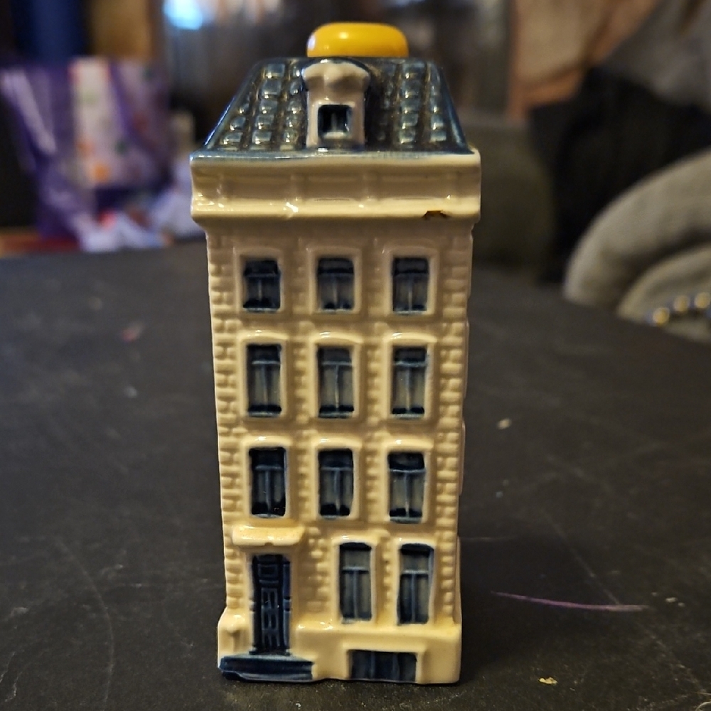 KLM Delft Blue and Cream Ceramic Building Figurine Collectabke # 74